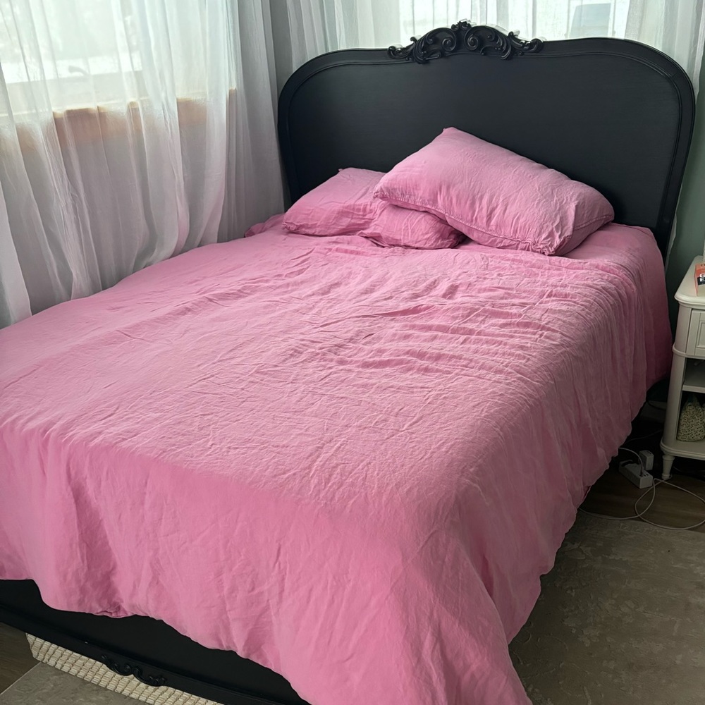 Brooklinen full size duvet cover and two standard size pillow shams in wild rose